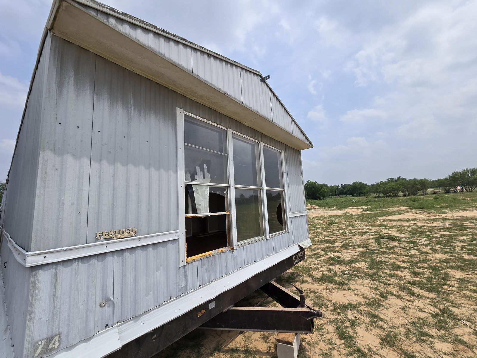 3 Bed / 2 Bath Single-Wide Handyman Special — exterior